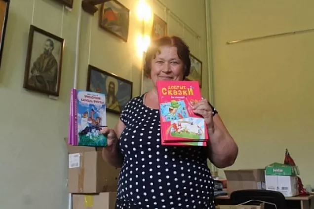 В детские библиотеки ДНР доставили более тысячи книг от донских депутатов