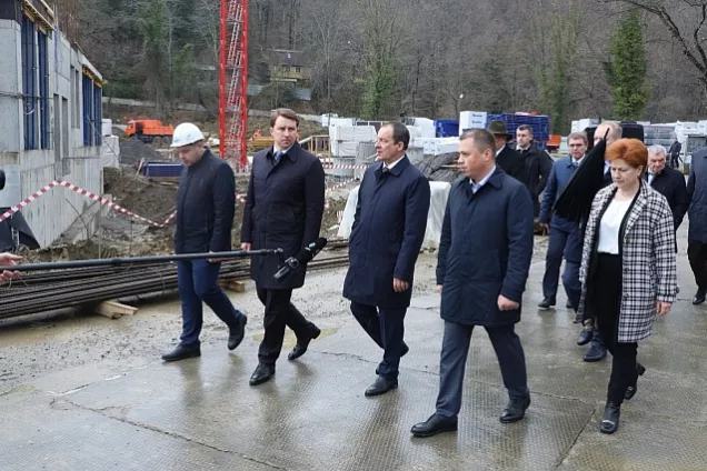 Юрий Бурлачко.Президент России поставил четкую задачу по ликвидации второй смены в школах