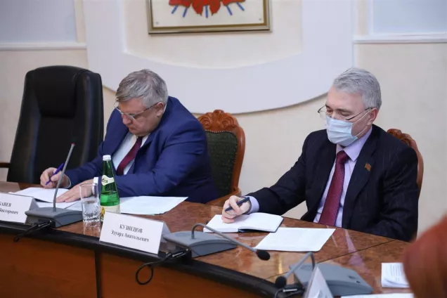 Профильные комитеты ЗСК ознакомились с актом КСП об итогах работы по сокращению числа недостроев в крае