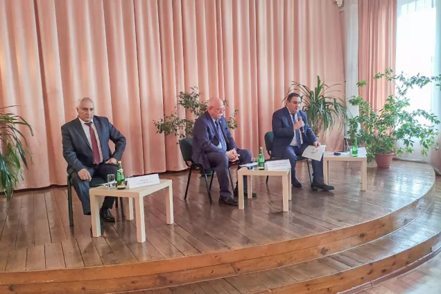 Депутаты ЗСК наградили победителей конкурса СМД Красноармейского района