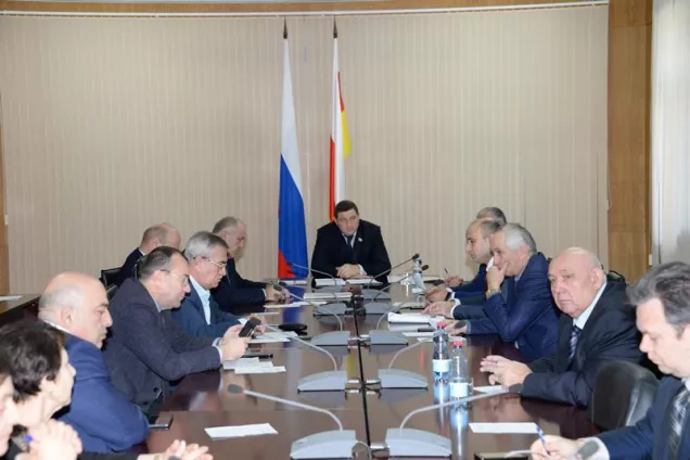 Платить – в разумных пределах, но за качество.