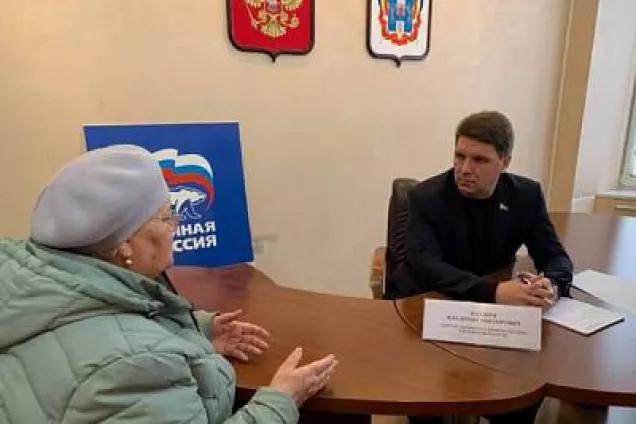 Владимир Влазнев провел личный прием граждан в Ростове-на-Дону
