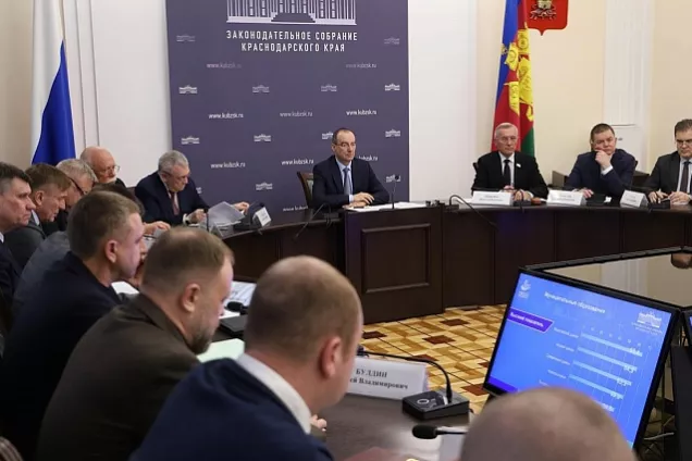 Депутаты ЗСК проанализировали условия для занятий спортом людей с ограниченными возможностями здоровья