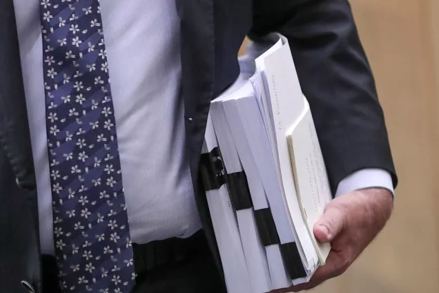 Принят закон, запрещающий увольнять одиноких родителей детей до 16 лет