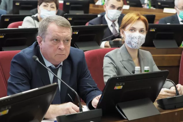 Ставропольские законодатели рассмотрели краевой бюджет на 2021 год и плановый период 2022 и 2023 годов