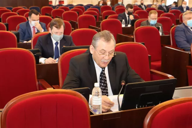 Законодатели Кубани приняли в окончательном чтении закон об эвакуаторах