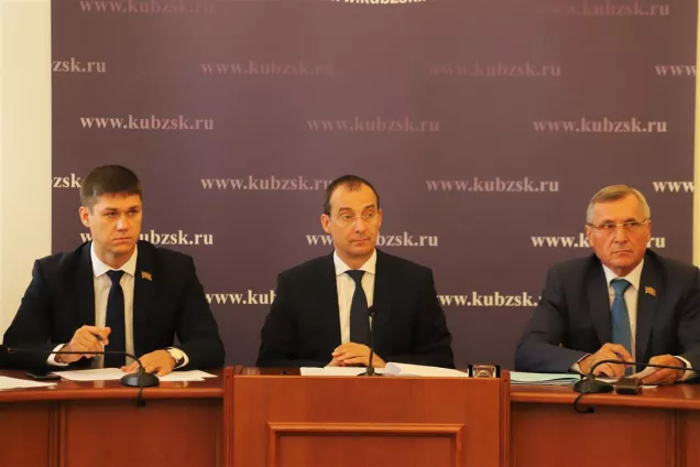 Депутаты Кубани приступили к формированию повестки очередной сессии