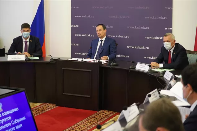 Парламентарии Кубани обсудили подготовку кадров в колледжах и техникумах края