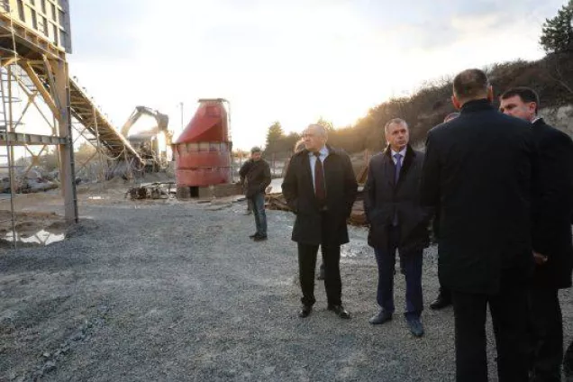 Владимир Константинов посетил Шархинский карьер