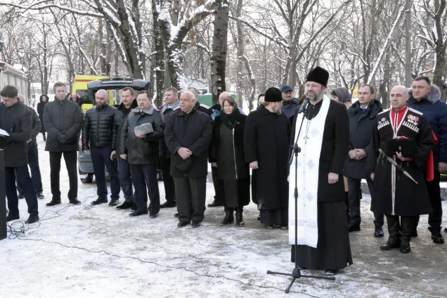 Депутаты Парламента КЧР приняли участие в траурном митинге памяти жертв политических репрессий казачества