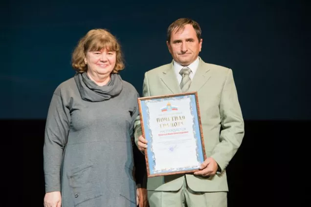 Работники сельского хозяйства и перерабатывающей промышленности принимают поздравления