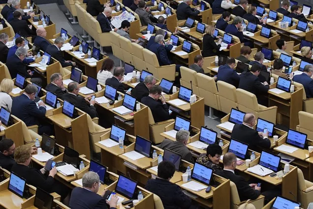 Российские законодатели  одобрили  электронные повестки