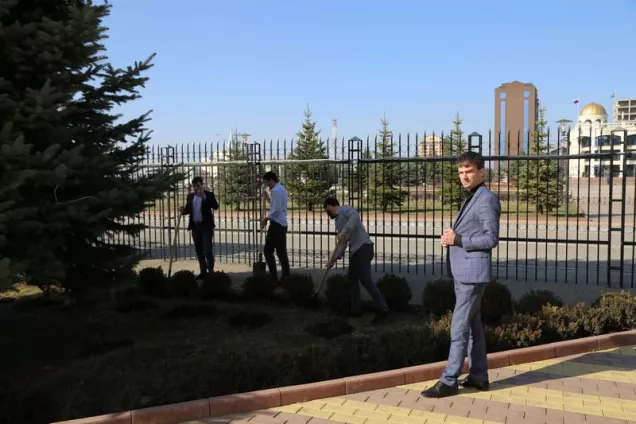 Сегодня в Народном Собрании Республики Ингушетия провели первый весенний субботник