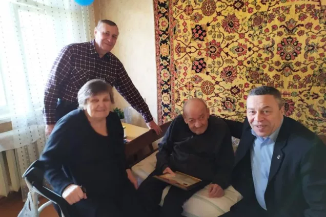 Василий Зубенко поздравил севастопольских ветеранов