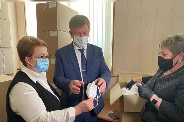 Медики региона, ведущие борьбу с коронавирусом, получают дополнительные средства индивидуальной защиты
