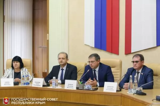 Владимир Бобков вручил премии и гранты лучшим студентам, педагогам дополнительного образования и ученым