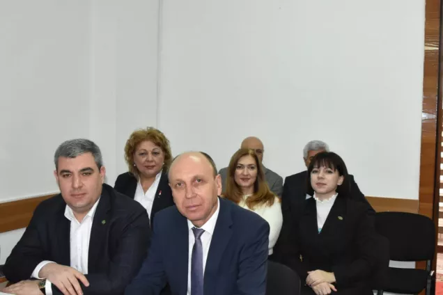 Депутаты парламента Адыгеи приняли участие в сессии городского Совета народных депутатов