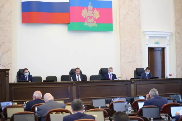 В краевой закон депутаты ЗСК внесли изменения в части правового регулирования деятельности экскурсоводов и гидов-переводчиков