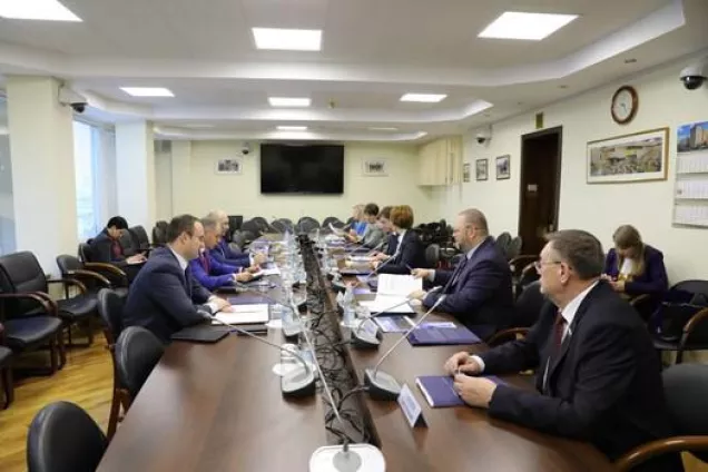 Владимир Константинов провел заседание Комиссии Совета законодателей