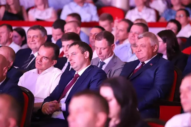 Парламентарии Кубани приняли участие в награждении лучших строителей края