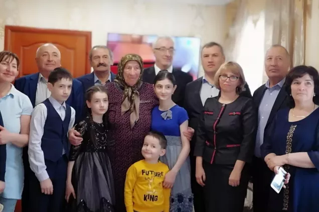 Долгожителям КЧР передали поздравления В. Путина