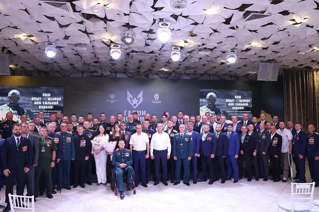 Председатель ЗСК Юрий Бурлачко  встретился с участниками проекта «Герои Кубани»