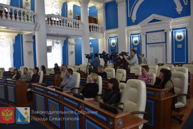 Депутаты поздравили севастопольских журналистов с Днём российской печати