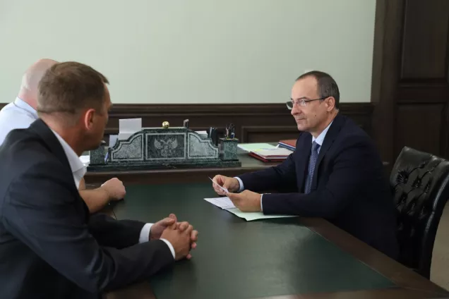 Спикер ЗСК  Юрий Бурлачко встретился с участниками программы «Время героев»