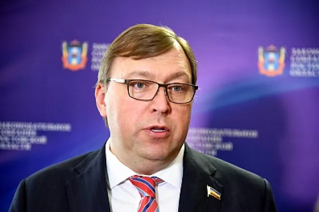 Автомобили для воинских подразделений, овощи и фрукты для детских домов доставили в ЛНР депутаты донской фракции «Единая Россия