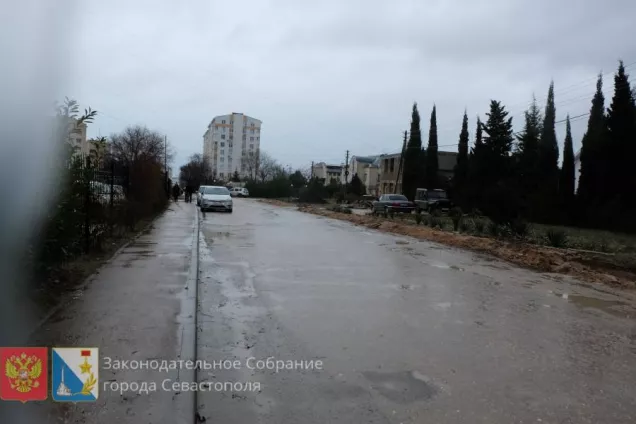 РАБОТА В ОКРУГЕ. Владимир Немцев: Недопустимы ситуации, когда на тротуарах ставят частные заборы и парковки