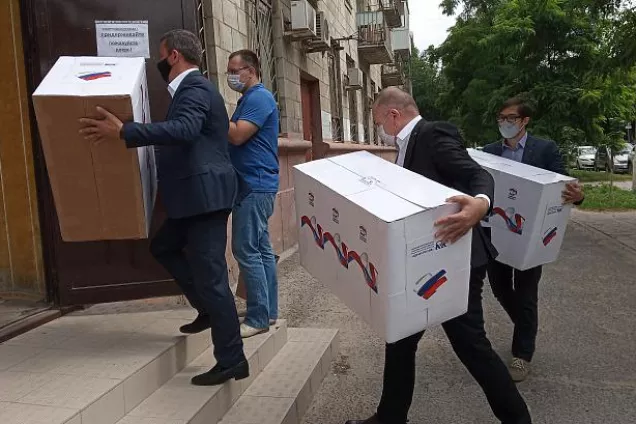 Волгоградским медикам передали дополнительные средства защиты