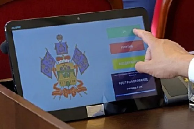 Ю.Бурлачко отметил роль принятых ЗСК законов в сокращении потребления алкоголя в России