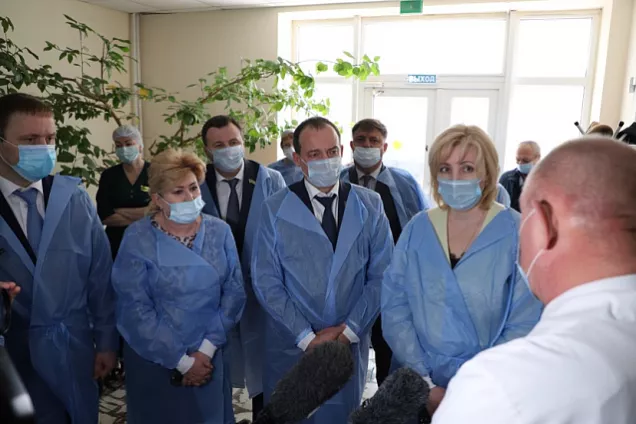 Председатель парламента Кубани Юрий Бурлачко посетил соцобъекты Анапы