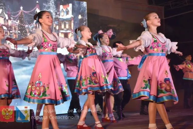 Татьяна Лобач приняла участие в открытии Балаклавской муниципальной ёлки