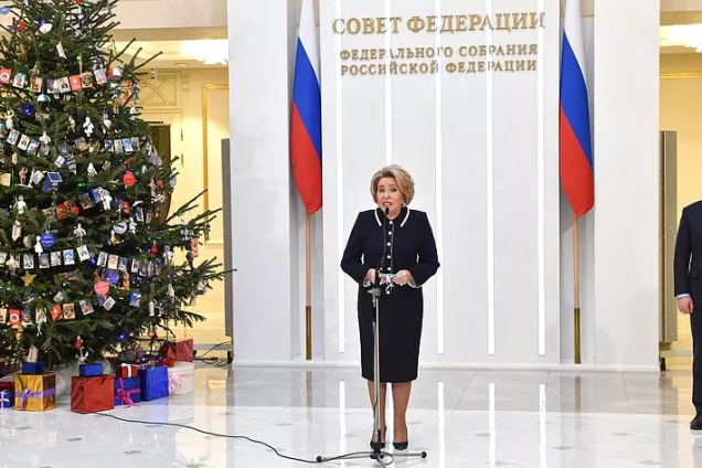 В. Матвиенко.Все сенаторы всегда осознанно и с большой радостью участвуют в «Ёлке желаний»
