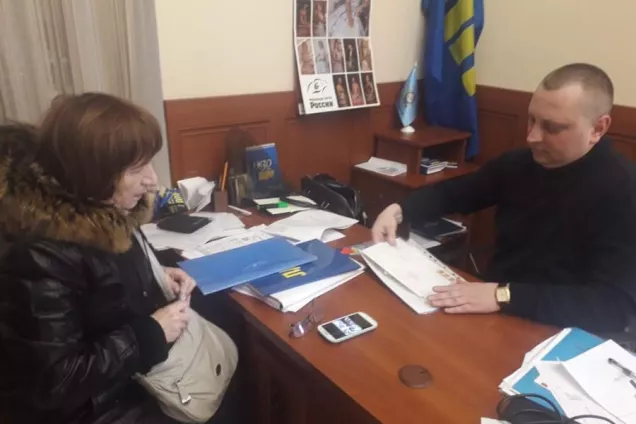 Артем Гордиенко отвечает на обращения граждан