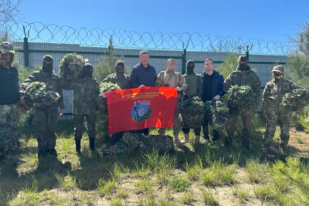 Депутат Законодательного Собрания города передал в  Севастопольский гарнизон маскировочные сети