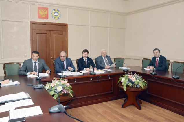 На Комитете по бюджету, финансам и налогам Парламента Карачаево-Черкесии рассмотрели вопросы предстоящей сессии. 