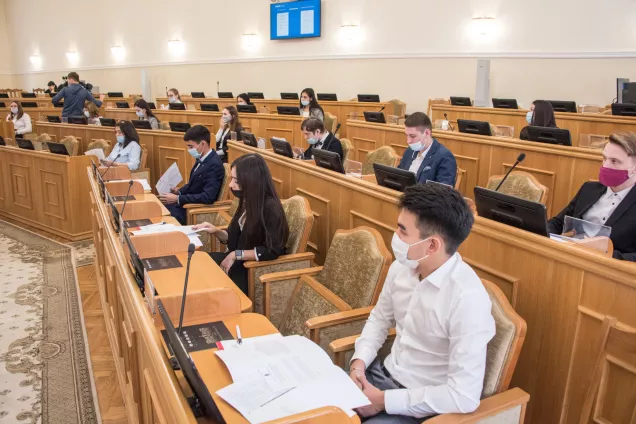 Будущие юристы встретились с Председателем Думы Астраханской области