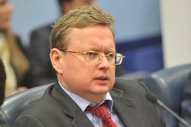 Михаил Делягин предложил отменить пени за долги по оплате ЖКУ при задержке зарплат