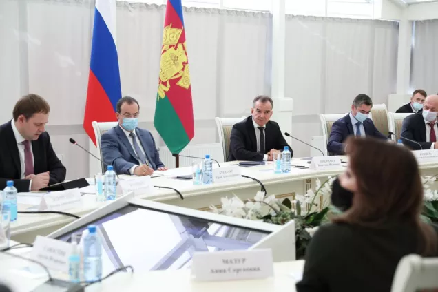 Ю. Бурлачко.Парламентарии поддержат все предложения в  интересах отрасли легкой промышленности края