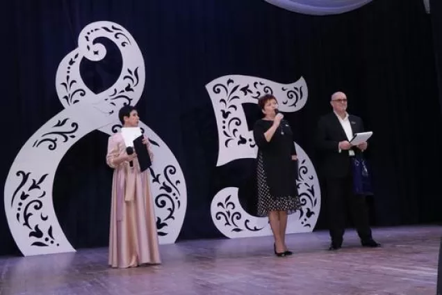 Алла Пономаренко поздравила жителей Красногвардейского района с 85-летием со дня основания