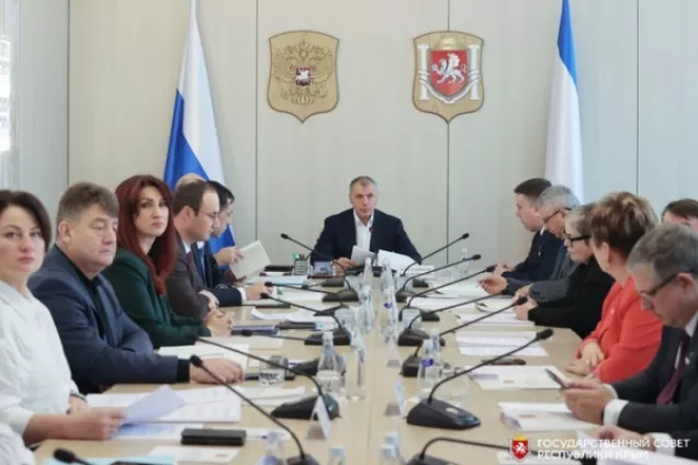 В парламенте Крыма обсудили интеграцию исторических территорий в правовую систему РФ