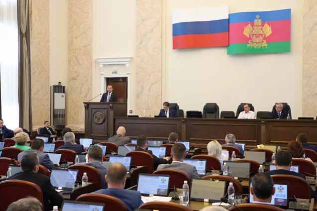 Юрий Бурлачко назвал ключевые принципы работы шестого созыва кубанского парламента