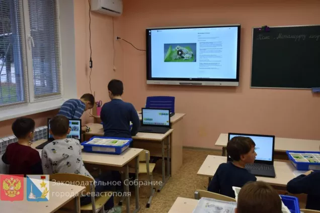 Артём Гордиенко посетил детско-юношеские клубы