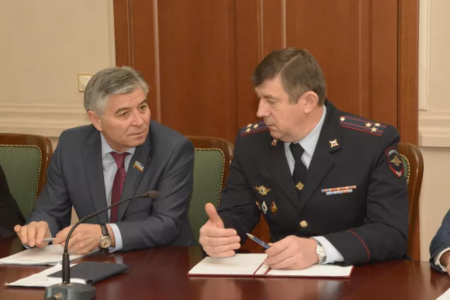 В Комитете по законодательству обсудили ряд вопросов