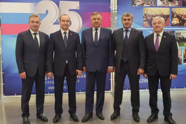 Депутаты Адыгеи поздравили коллег Кубани со знаменательным юбилеем образования высшего законодательного органа Краснодарского края