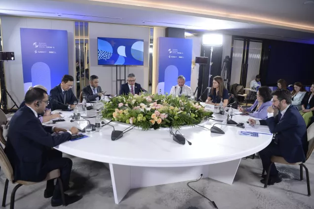 Парламентарии МПА СНГ представили модельные законы для развития единого рынка труда ЕАЭС