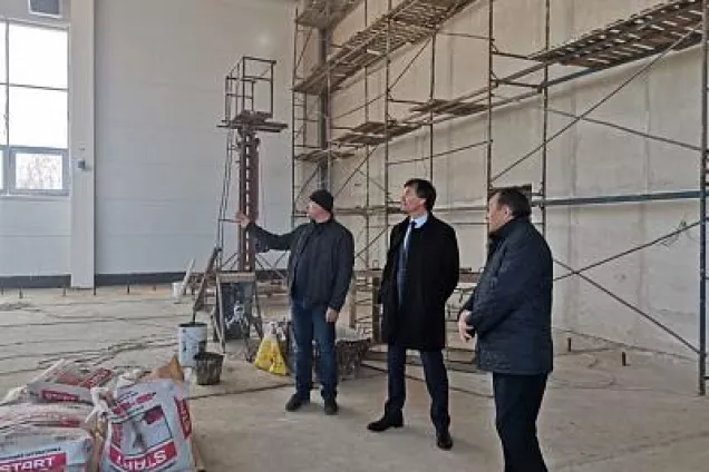 Сергей Суховенко побывал на строительстве физкультурно-оздоровительного комплекса