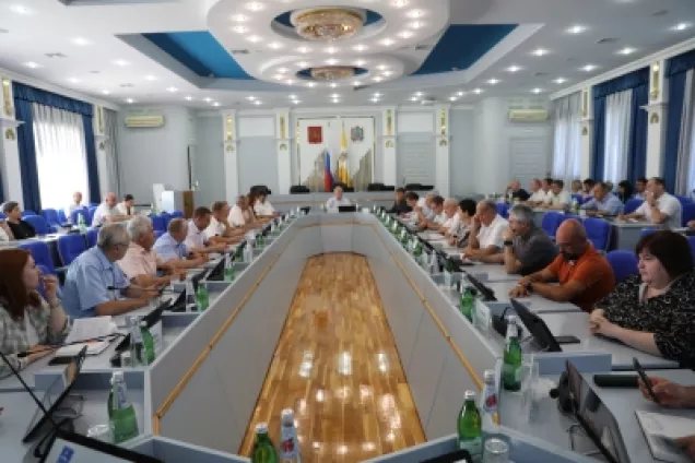 В  Ставропольском парламенте готовятся к завершающему весенне-летнюю сессию заседанию